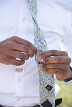 Load image into Gallery viewer, Extra CLIPOFF Tie Plates - CLIP OFF Suit & Tie Accessories